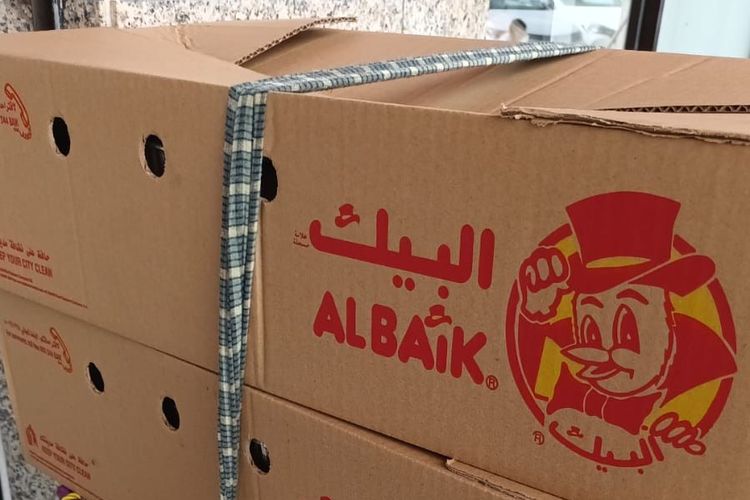 Proses jasa titip ayam Albaik dari Arab Saudi. 