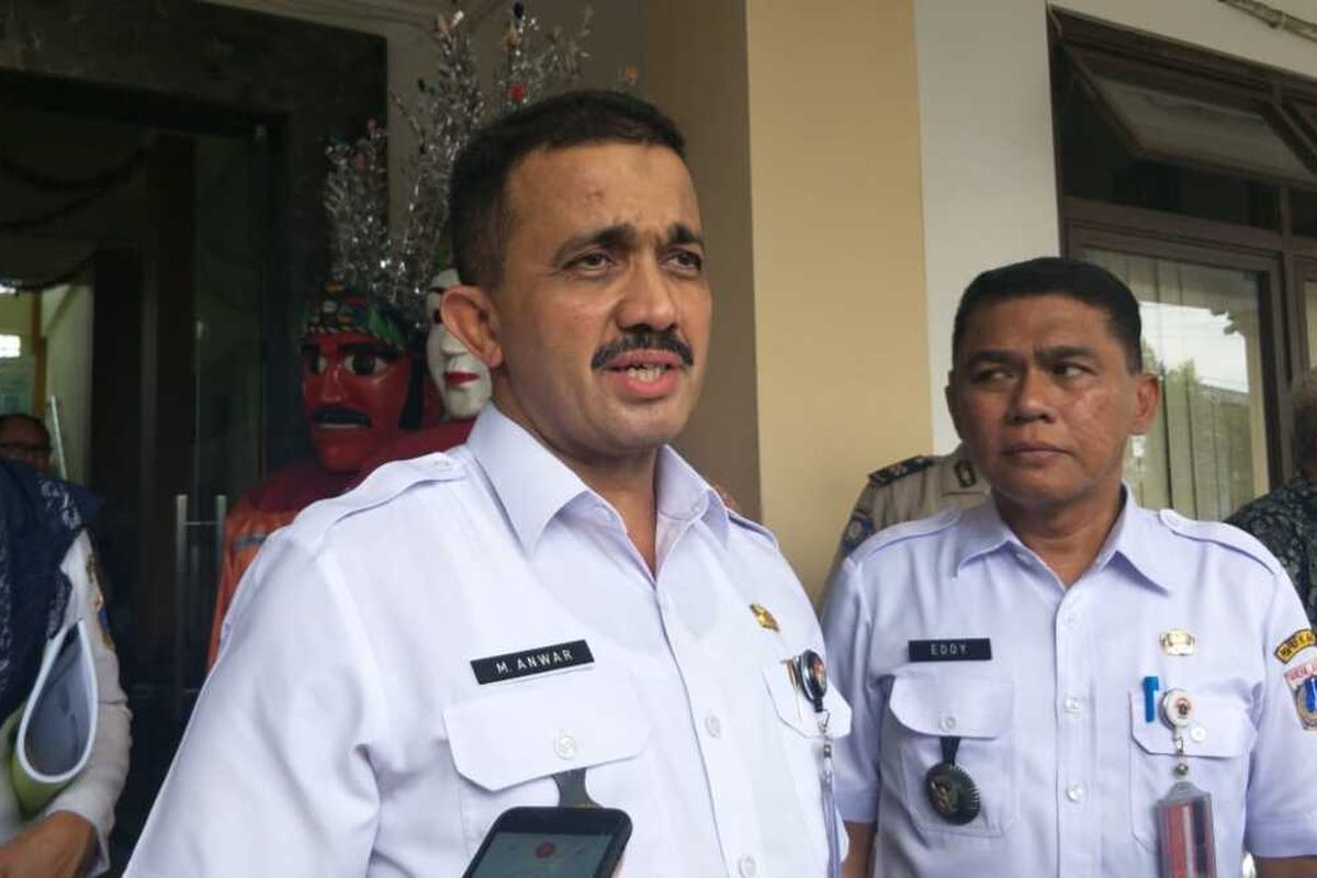 Wali Kota Jakarta Timur M Anwar kepada awak media di Kantor Kelurahan Cipinang Muara, Jakarta Timur, Rabu (12/2/2020).