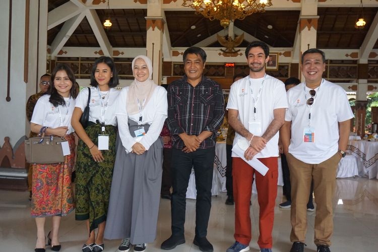Tim FFI 2022 bersama Bupati Magelang Zaenal Arifin (tengah) di rumah dinas Bupati Magelang, Jawa Tengah, Jumat (21/10/2022).