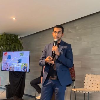 CEO Hypefast, Achmad Alkatiri dalam pemaparannya di acara disuksi bertajuk ?Key Growth Driver for Local Brands in 2025? di Jakarta, Kamis (28/11/2024).