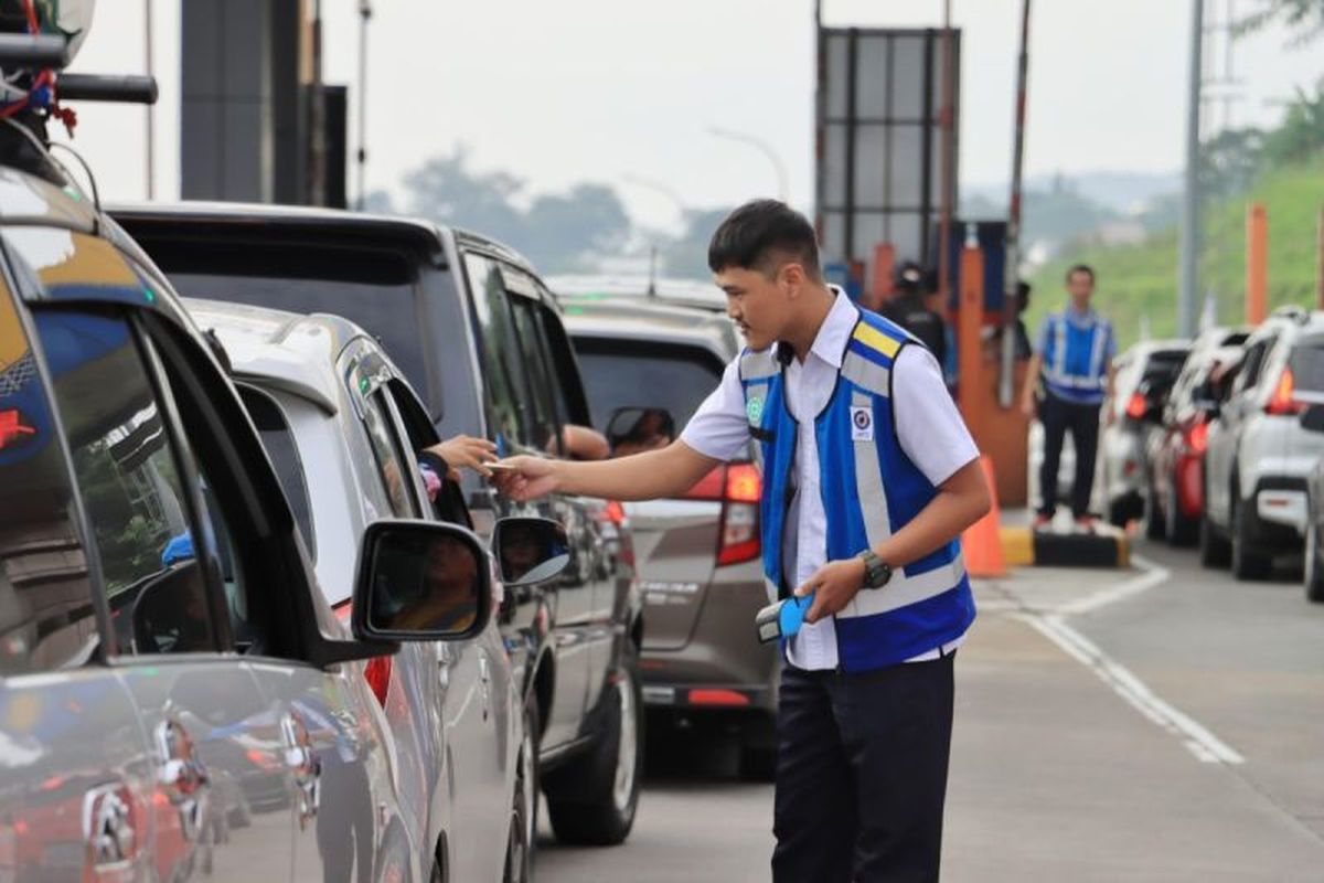 Diskon tarif tol sebesar 20 persen mulai berlaku di Tol Trans Jawa.