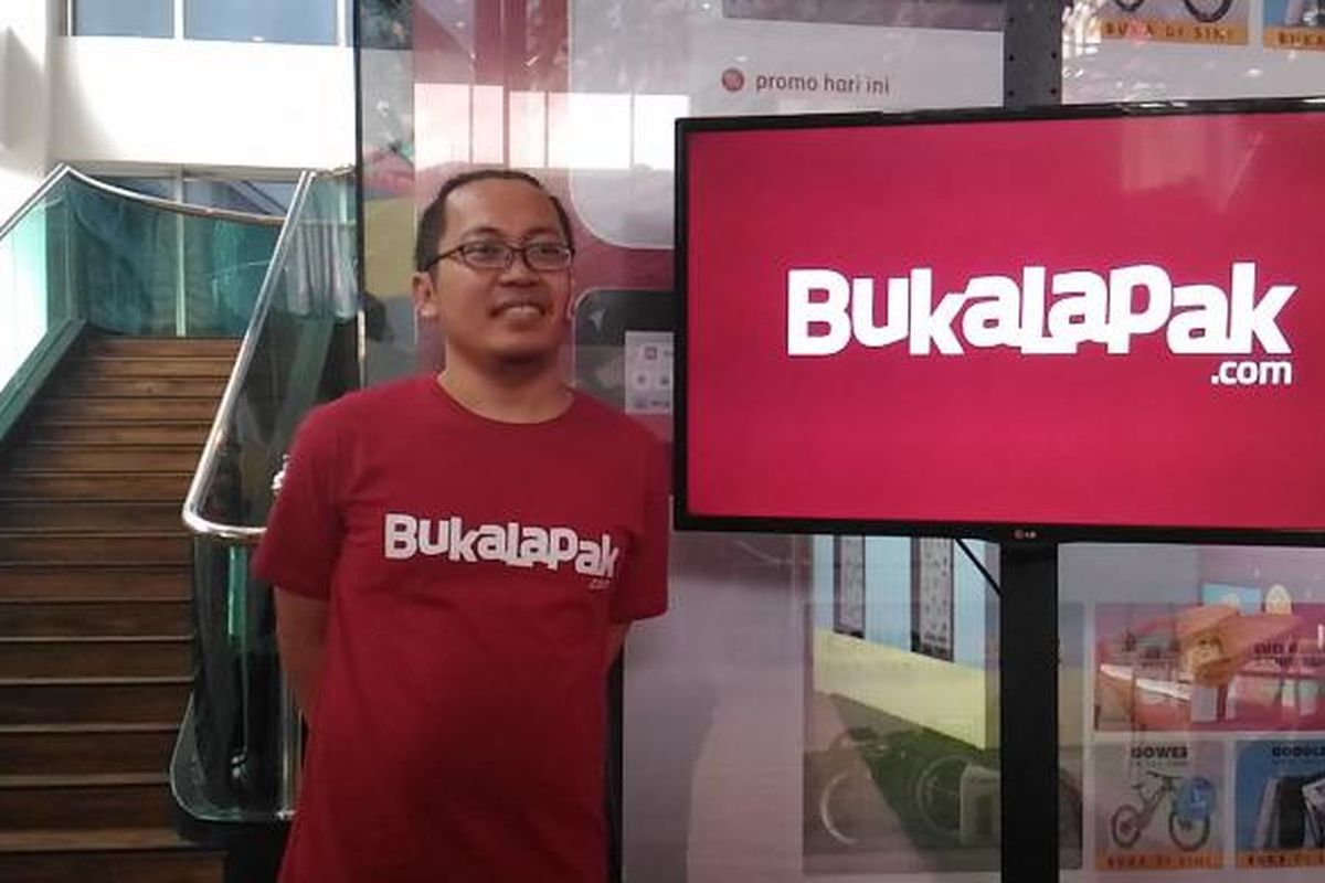 CEO Bukalapak.com, Achmad Zaky saat memberikan sambutan di peresmian Kantor Baru Buka lapak, di Jakarta Selasa (12/1/2016)