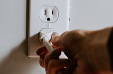 Galang Dana Tembus Rp 64 Juta, Lesti–Billar Datangi Warga Terdampak Banjir di Sumatera