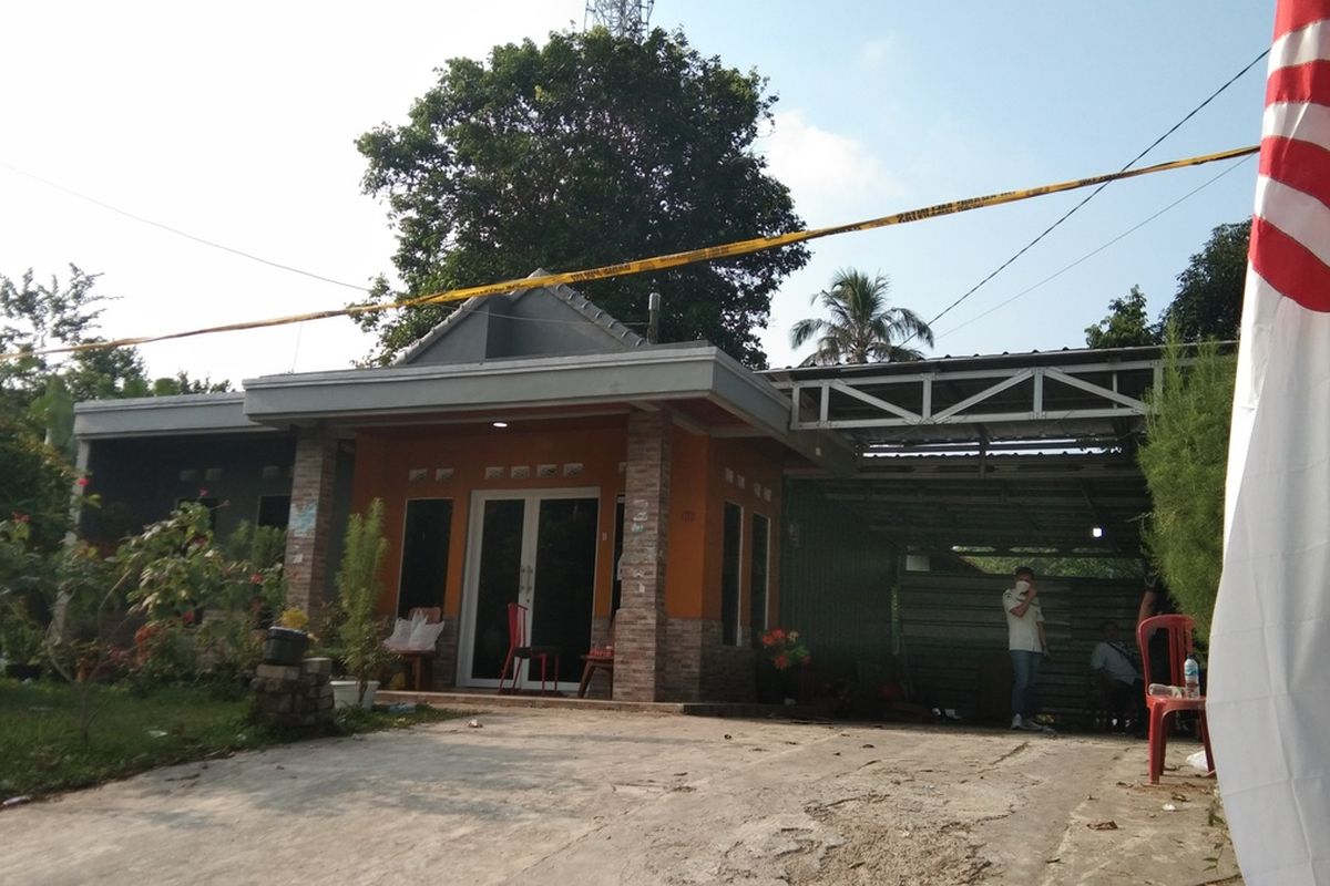 Rumah Tuti Suhartini dan Amalia Mustika Ratu, korban pembunuhan di Kampung Ciseuti, Desa Jalan Cagak, Kecamatan Jalan Cagak, Kabupaten Subang, Jawa Barat.