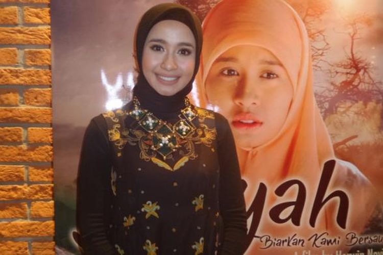 Laudya Cynthia Bella hadir dalam gala premiere film Aisyah: Biarkan Kami Bersaudara di CGV Cinemas Grand Indonesia, Jakarta Pusat, pada Senin (2/5/2016) malam.