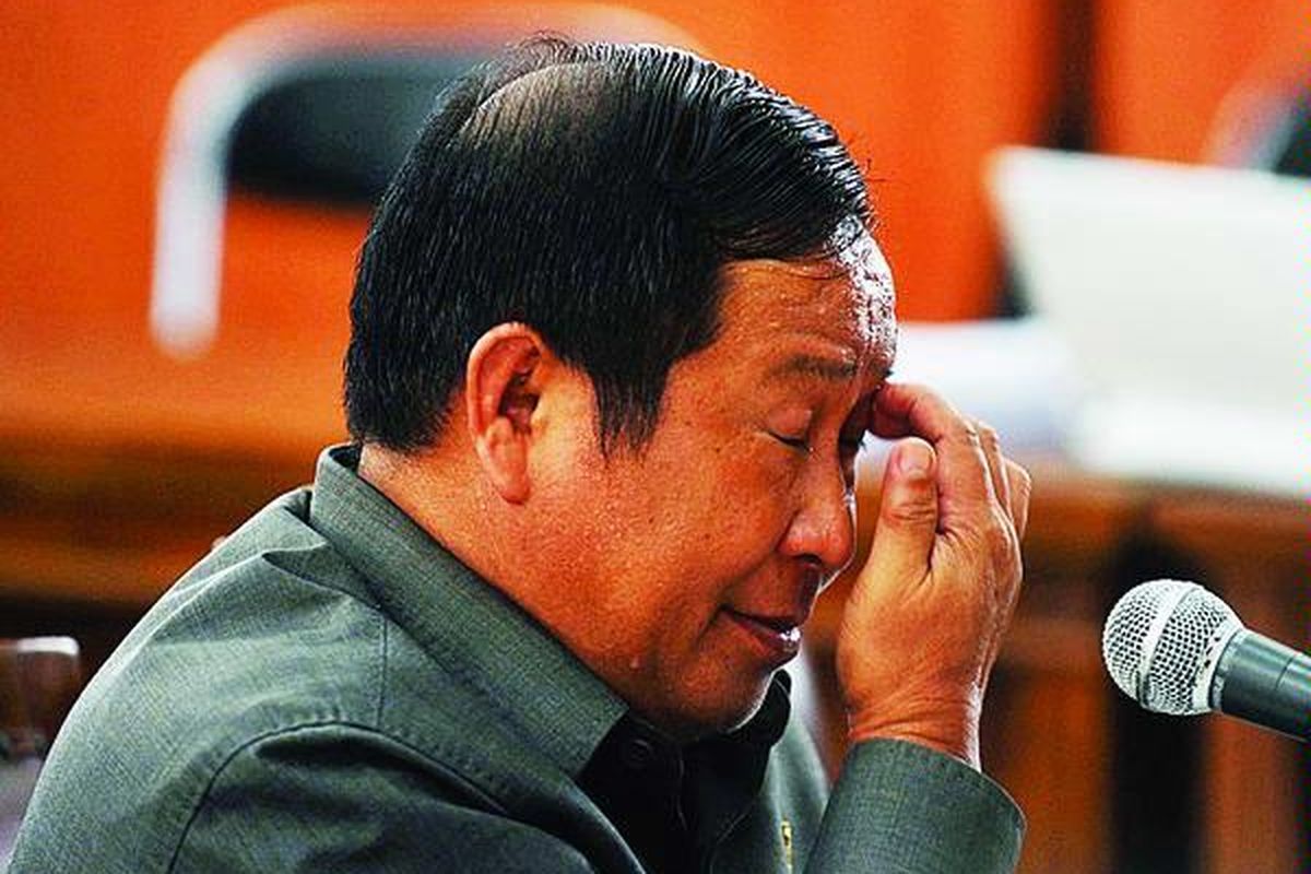 Terdakwa mantan Kepala Badan Reserse Kriminal Mabes Polri Komisaris Jenderal Susno Duadji menjalani sidang di Pengadilan Negeri Jakarta Selatan, Kamis (10/2). Terdakwa kasus dugaan suap PT Salmah Arowana Lestari senilai Rp 500 juta tersebut mengaku tidak terima uang dari Sjahril Djohan.