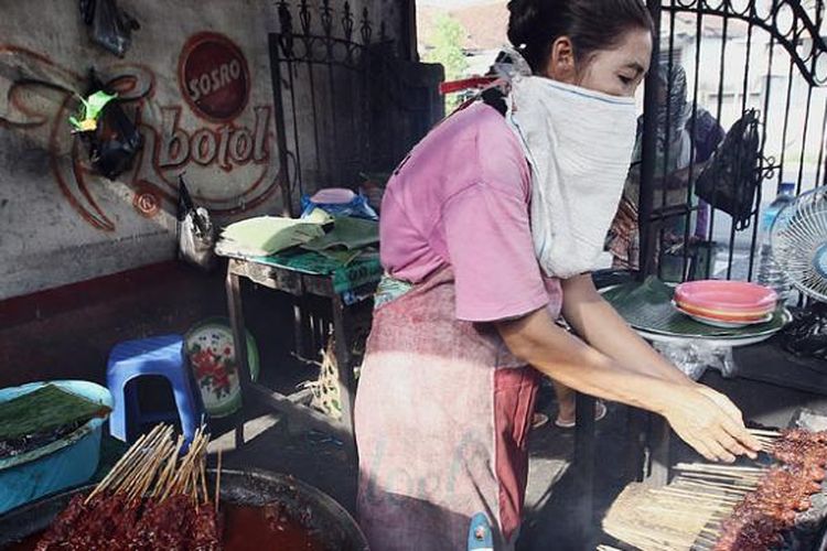 Sate rembiga khas Mataram, Nusa Tenggara Barat.