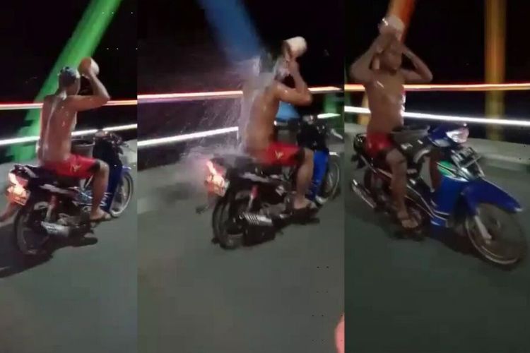 Tangkapan layar video yang memperlihatkan seorang remaja mandi di atas motor di Kebumen, Jawa Tengah.