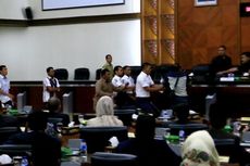 Tak Terpilih Jadi Ketua DPR Aceh, Legislator Ini Mengamuk dan Pukul Meja