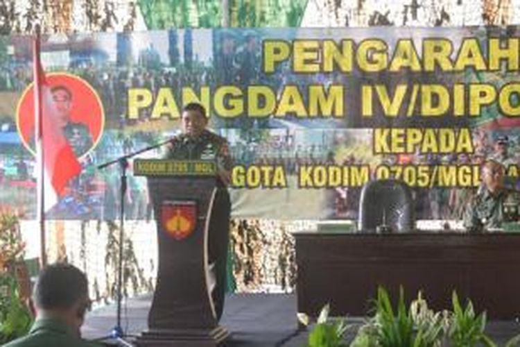 Pangdam IV Diponegoro Magelang, Mayjend TNI Jaswandi.