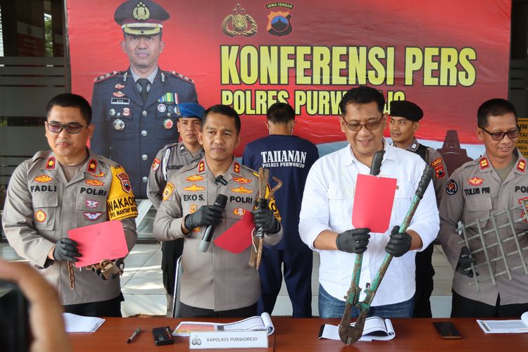 Satreskrim Polres Purworejo berhasil mengamankan sekelompok pencuri yang beraksi di sejumlah tower provider di Kabupaten Purworejo, Jawa Tengah