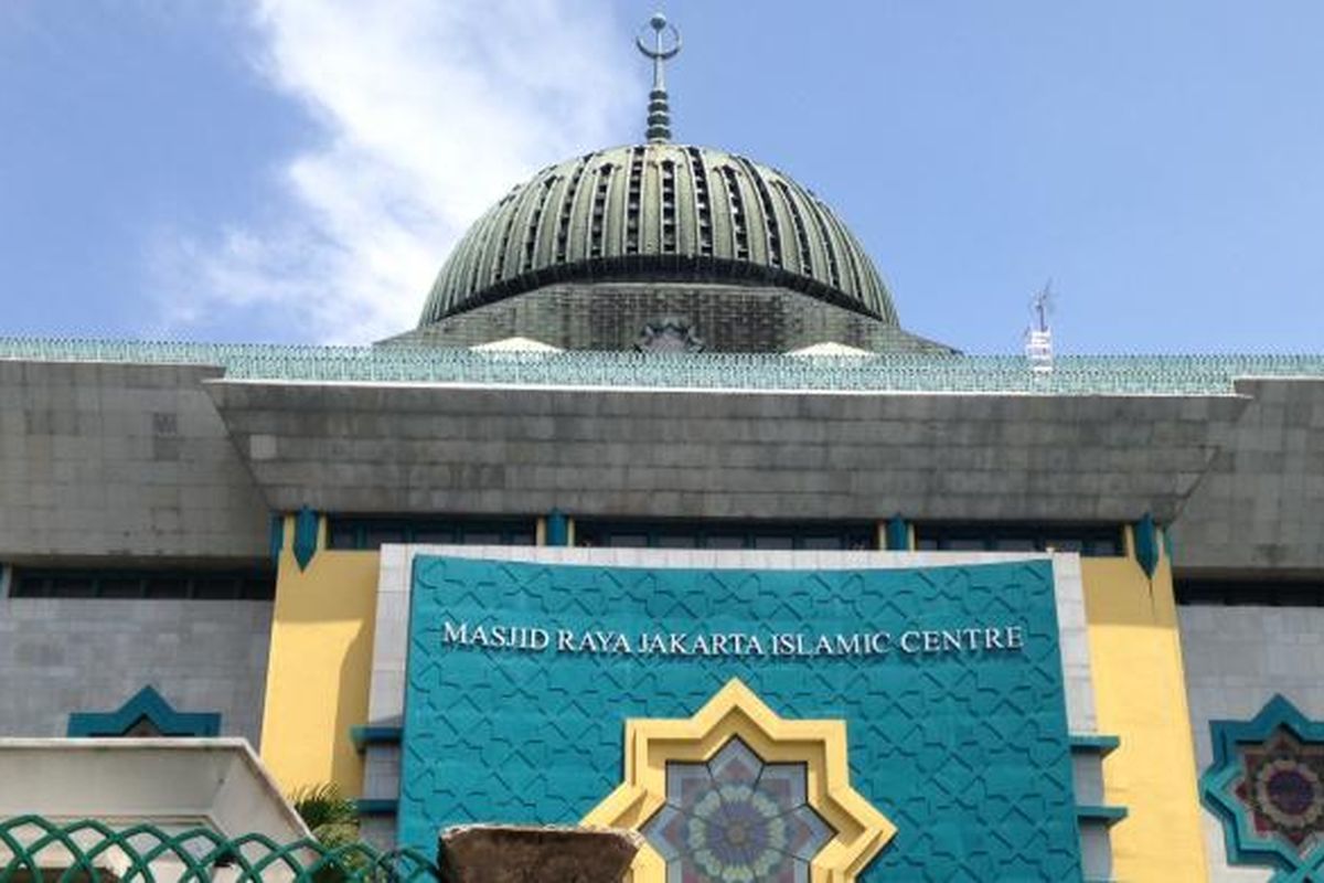 Tampak suasana kompleks Jakarta Islamic Centre (JIC) yang dulunya merupakan lokalisasi Kramat Tunggak di Kelurahan Tugu Utara, Kecamatan Koja, Jakarta Utara, Senin (15/2/2016). 








