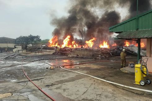 Kebakaran Pabrik Tiner di Curug Tangerang Telah Dipadamkan dalam 2,5 Jam