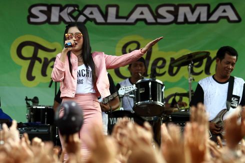 Nella Kharisma Rilis Lagu Mungkinkah Versi Koplo