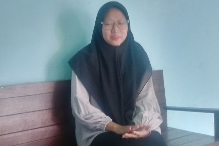 Junnatun, mahasiswi UIN Sunan Kalijaga Yogyakarta yang lulus dengan IPK 3, 94.