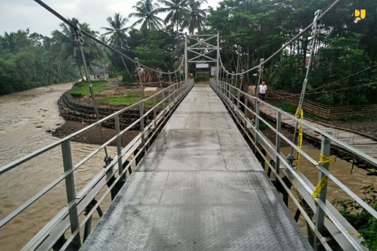Kementerian PUPR Selesaikan 120 Jembatan Gantung di 22 Provinsi
