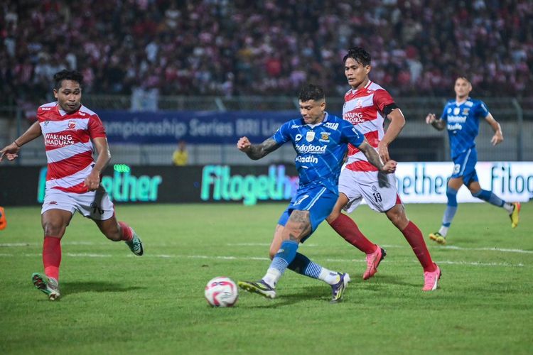 Pertandingan Madura United vs Persib pada leg kedua final Championship Series Liga 1 2023-2024 di Stadion Gelora Bangkalan, Jawa Timur, Jumat (31/5/2024) malam WIB. 
