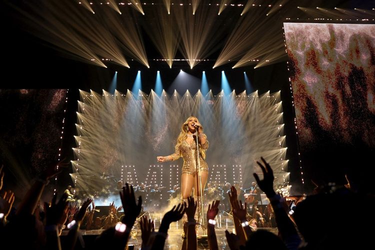 Mariah Carey tampil di MTV VMA 2025 di UBS Arena, New York, Amerika Serikat, pada Minggu (7/9/2025).
