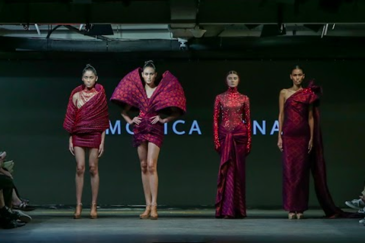 Koleksi Monica Ivena di panggung JF3 Fashion Festival 2023