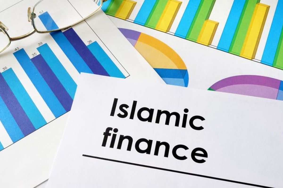 Pengertian pasar modal syariah atau pasar modal syariah adalah kegiatan di pasar modal yang sesuai dengan prinsip syariah