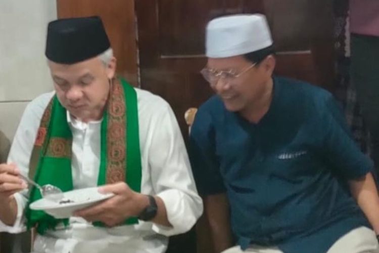 Calon Presiden Ganjar Pranowo bersama Zainur Rofiq, Ketua Tim Pemenangan Kabupaten (TPK) Tuban.