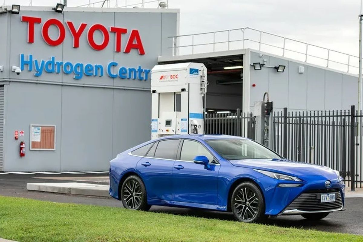 Toyota Mirai di fasilitas mobil hidrogen milik Toyota di Australia.