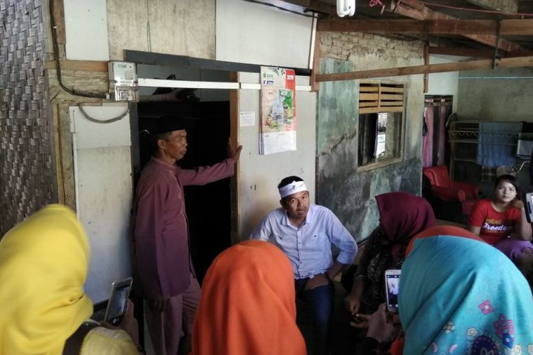 Calon Wakil Gubernur Jawa Barat Dedi Mulyadi, saat bertemu warga Renggasdengklok, Kabupaten Karawang, Rabu (21/2/2018).