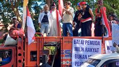 Ratusan Seniman dan Budayawan Demo di Balai Kota Surabaya, Soroti Pengosongan DKS