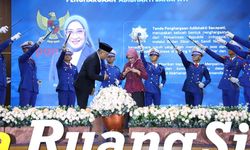 Menteri PANRB Rini Raih Penghargaan Adibhakti Sanapati 2025 dari BSSN