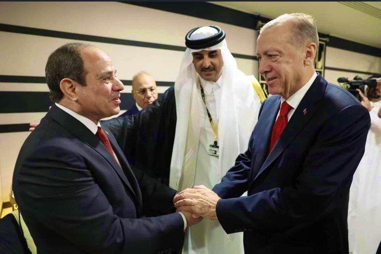 Presiden Abdel Fattah el-Sisi dan Recep Tayyip Erdogan ?mengonfirmasi kedalaman hubungan sejarah antara kedua negara? selama pertemuan singkat mereka di Doha pada Minggu (23/11/2022