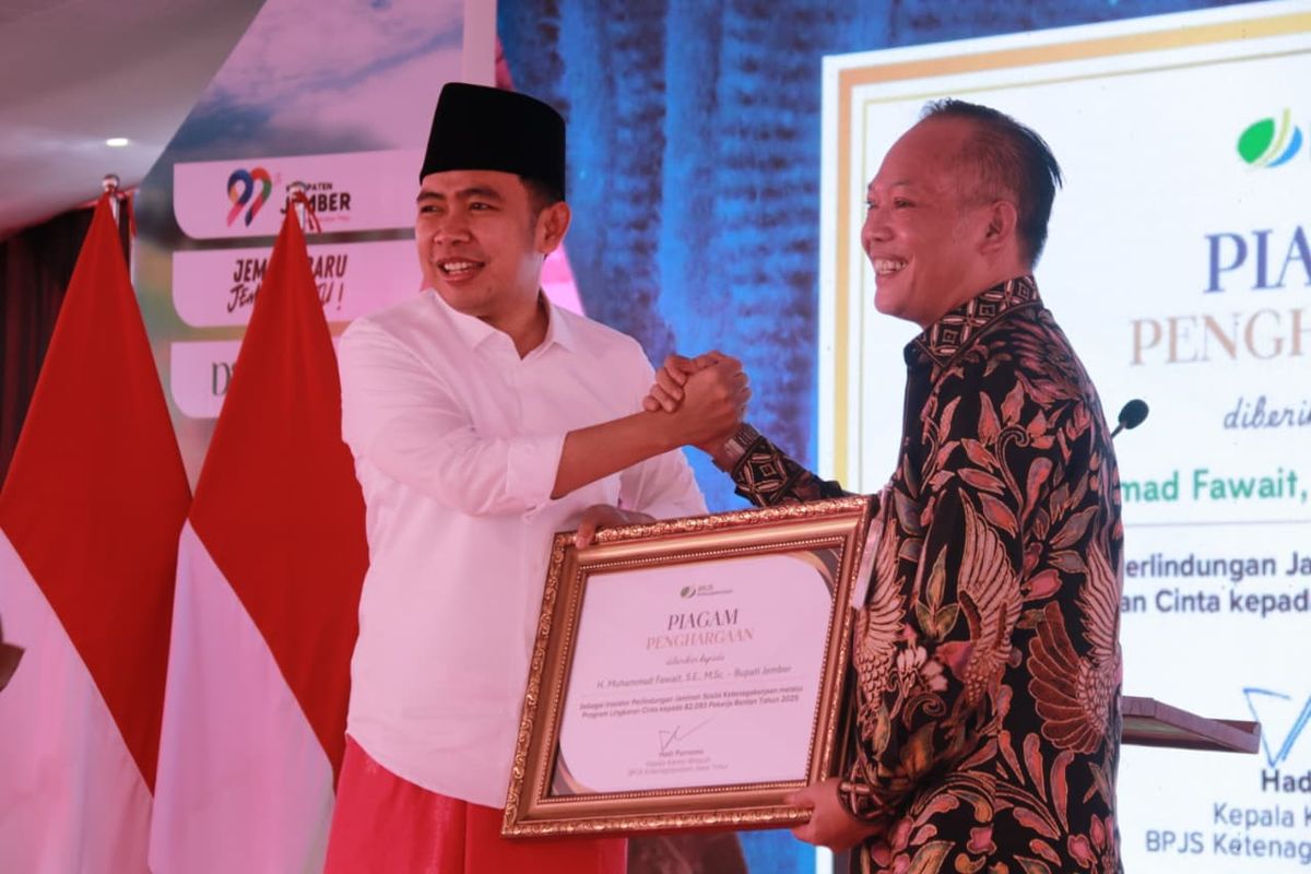 Bupati Jember Muhammad Fawait dalam peluncuran Program Lingkaran Cinta dan Cinta Petani, di Kantor Dinas Tanaman Pangan dan Holtikultura Perkebunan (TPHP) Kabupaten Jember, Senin (22/12/2025).