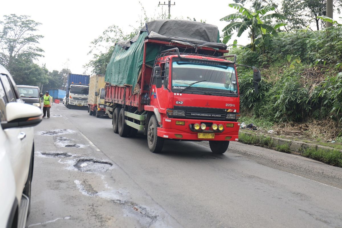 Jalan rusak