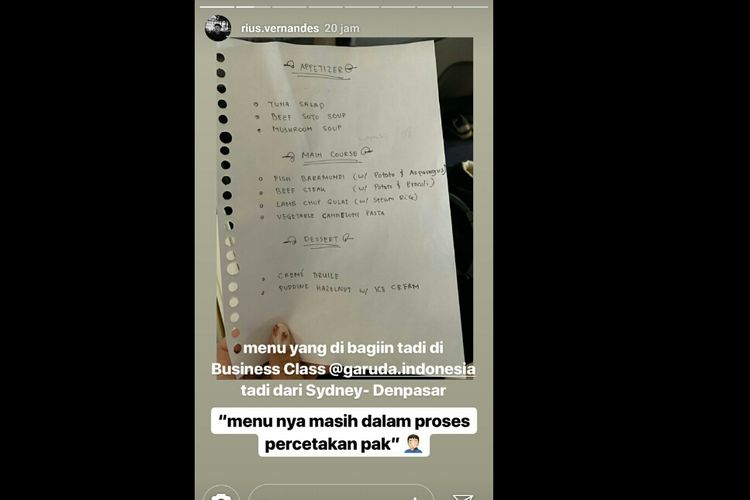 Unggahan akun instagram @rius.vernandes mengenai kartu menu kelas bisnis maskapai Garuda Indonesia yang disebut hanya ditulis tangan. Screenshot diambil pada Minggu (14/7/2019).