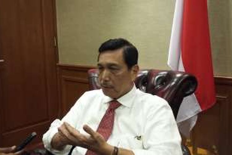 Menteri Koordinator Bidang Politik, Hukum dan Keamanan Luhut Binsar Pandjaitan di Kantor Kemenko Polhukam, Jakarta Pusat, Senin (1/2/2016).