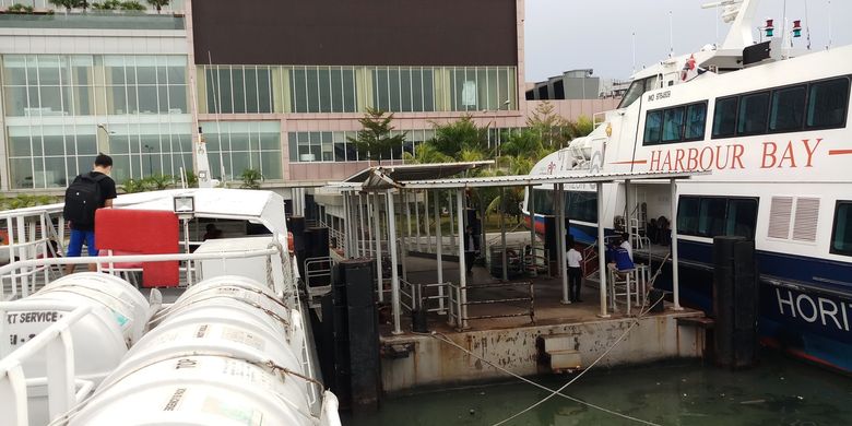 Jalur pelayaran ferry antarpulau yang ada di Batam, Kepulauan Riau (Kepri) sampai saat masih beroperasi untuk umum walau ada larangan mudik dari pemerintah sejak tanggal 24 April 2020 kemarin.