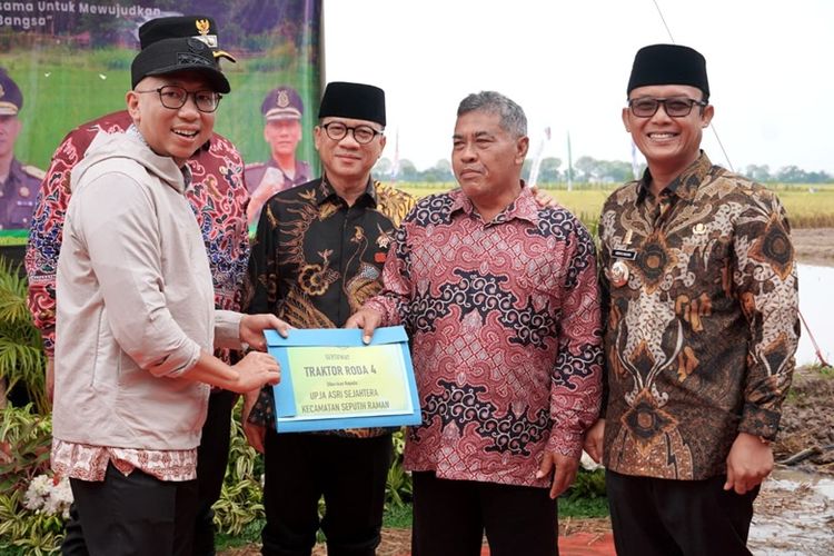 Panen Raya dan Tanam Padi Musim Tanam Ketiga di Kecamatan Trimurjo, Kabupaten Lampung Tengah mencakup lebih dari 4.000 ha lahan dengan produksi sekitar 28,68 ton. 