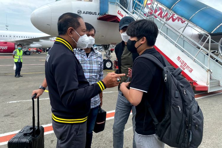 Menpora Zainudin Amali dan Shin Tae-yong dalam satu pesawat yang sama untuk kembali ke Jakarta usai laga timnas Indonesia vs Timor Leste, Senin (31/1/2022).