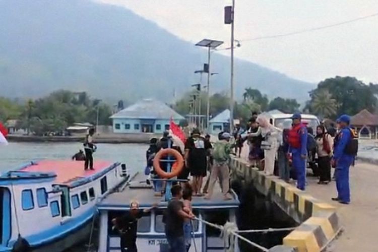 Erupsi Anak Krakatau Mereda, Pemkab Lampung Selatan Tutup Akses Wisata ke Pulau Sebesi