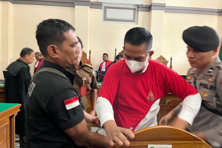 AKBP Achiruddin saat menjalani sidang dakwaan di Pengadilan Negeri Medan, Rabu (12/7/2023)