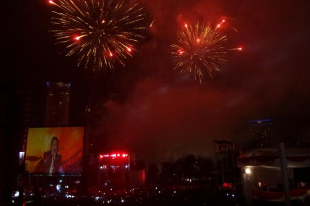 Suasana Pesta Rakyat: Konser Kemerdekaan di Eks Driving Range GBK Senayan, Jakarra Pusat, Rabu (17/8/2016) malam.