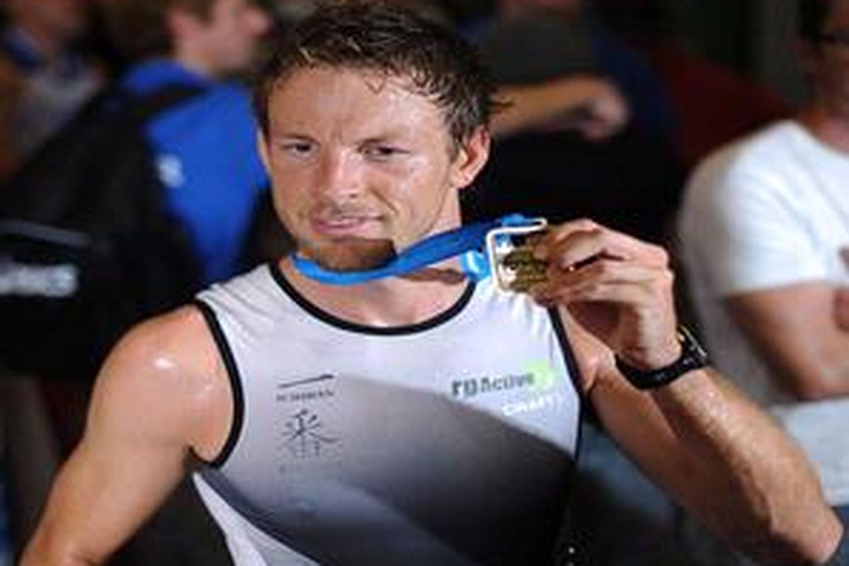 Jenson Button, setelah menyelesaikan lomba triatlon di London.