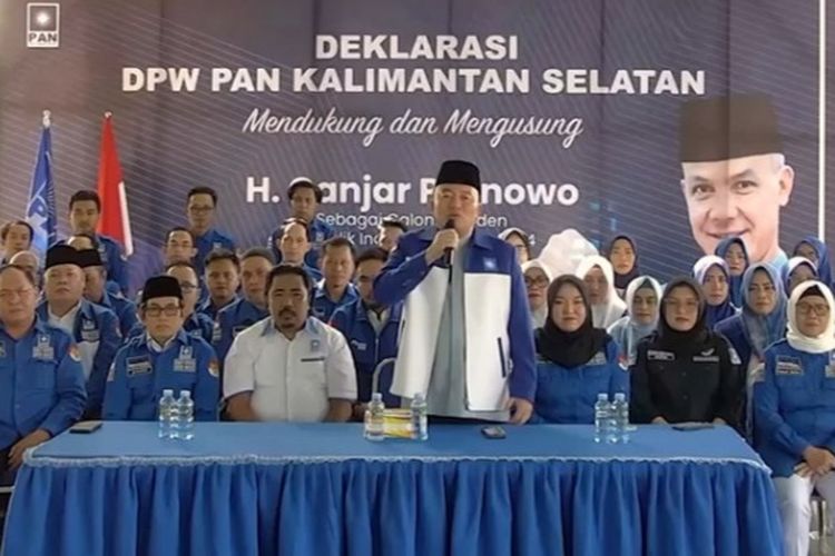 PAN Kalsel menggelar acara deklarasi mengusung Ganjar Pranowo sebagai Capres pada Pemilu 2024. Acara Deklarasi itu digelar di Banjarmasin, Kamis (13/10/2022) yang dipimpin langsung Ketua PAN Kalsel H Muhidin. 