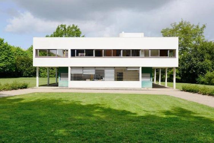 Villa Savoye milik Le Corbusier berdesain radikal pada waktu baru dibangun.