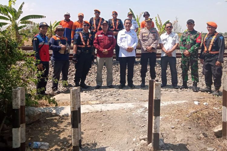 Cegah Adanya Korban, KAI Tutup Pelintasan Liar di Lamongan