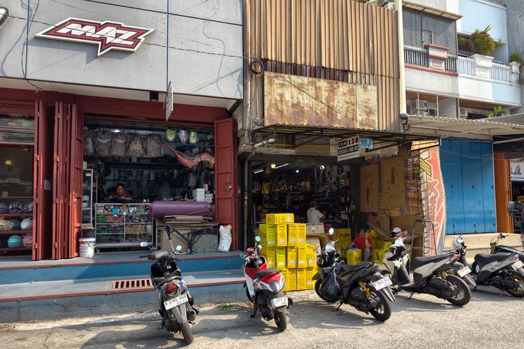 Sentra Otomotif Kebon Jeruk 3 Jakarta Barat, Sepi Tak Seramai Dulu