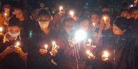 Tangis Haru di Rumah Duka dr Icha, Sang Ayah Bersujud di Hadapan Bupati TTU Memohon Keadilan