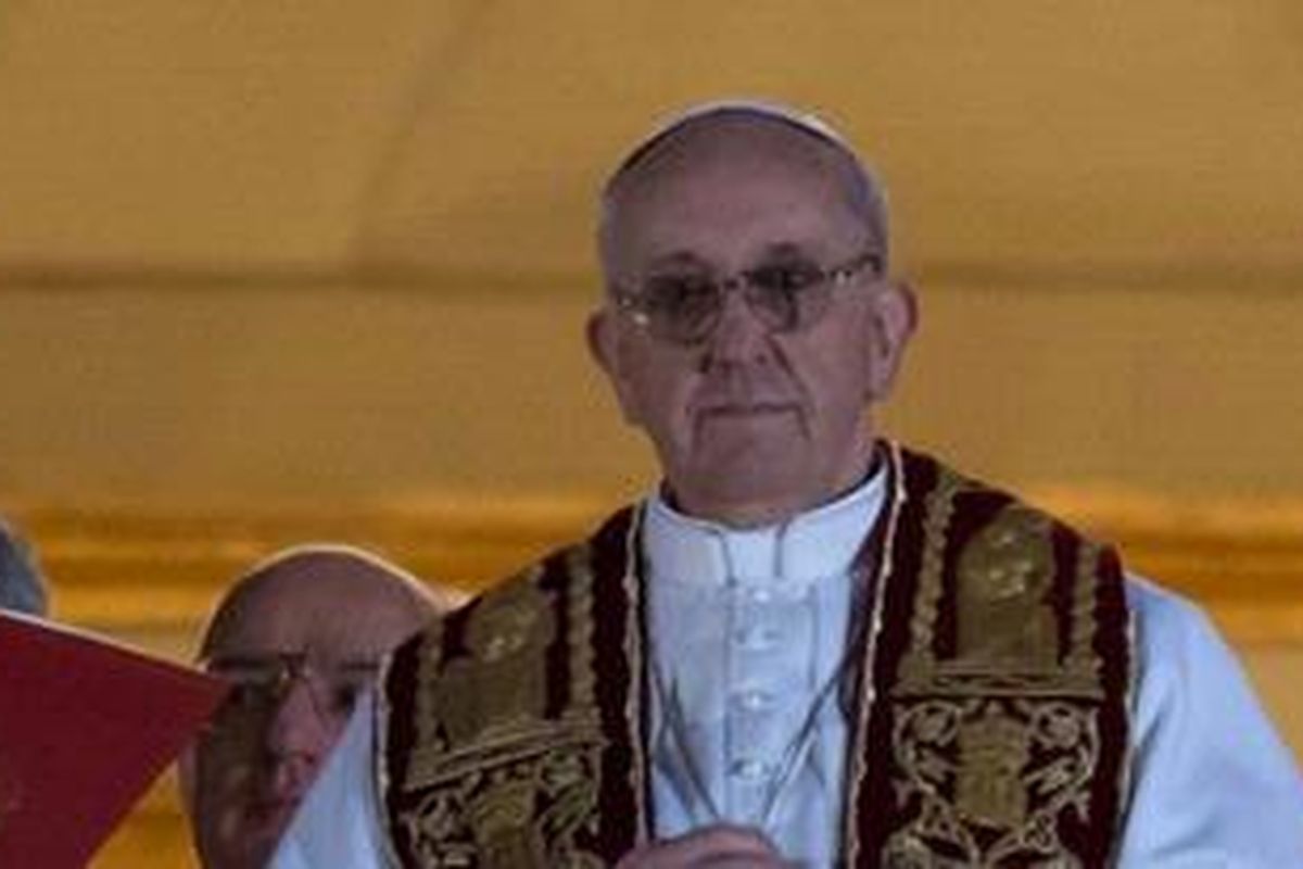 Kardinal Argentina Jorge Bergoglio, terpilih menjadi paus ke-266, Rabu (13/3/2013). Ia memilih menggunakan gelar Paus Fransiskus.
