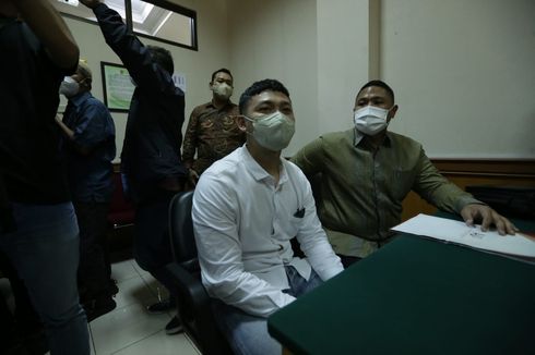 Mediasi Pertama Gagal, Angga Wijaya Mantap Bercerai dengan Dewi Perssik 