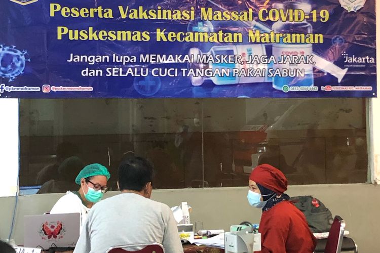 Gramedia bertindak sebagai fasilitator tempat dan pelayanan program Vaksinasi Covid-19 bertempat di Gramedia Matraman, Jakarta Timur. Program ini berlangsung selama lima hari pada 7-11 Juni 2021 mulai pukul 08.00-14.00 WIB.