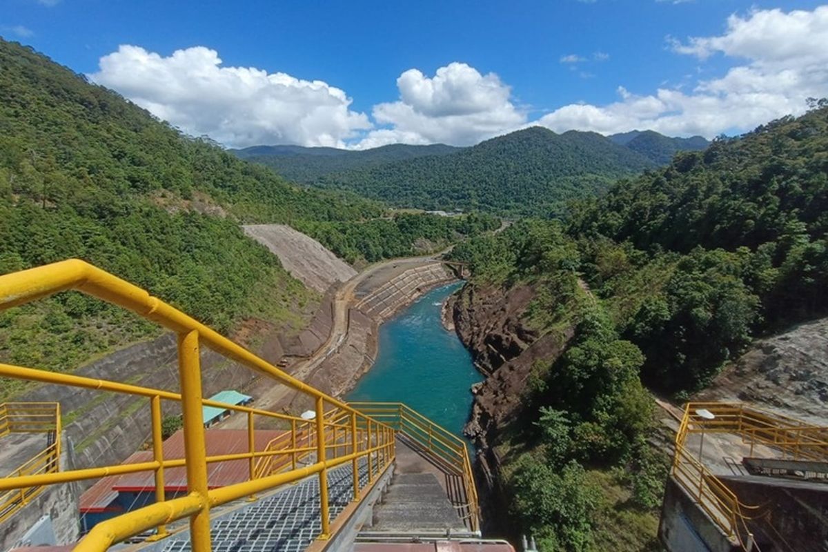 Dekarbonisasi diwujudkan PT Vale Indonesia lewat pemanfaatan tiga PLTA, yakni PLTA Larona, PLTA Balambano, dan PLTA Karebbe, untuk memasok energi hingga 365 megawatt ke pabrik pengolahan.